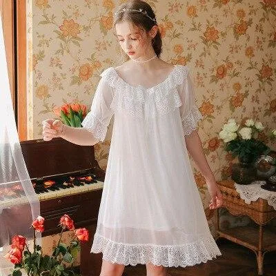 2019 Retro Sleepwear Lace Ruffed Cotton Lining Women Home Wear Night Dress For Wedding Vintage Princess Style Nightgown  T509