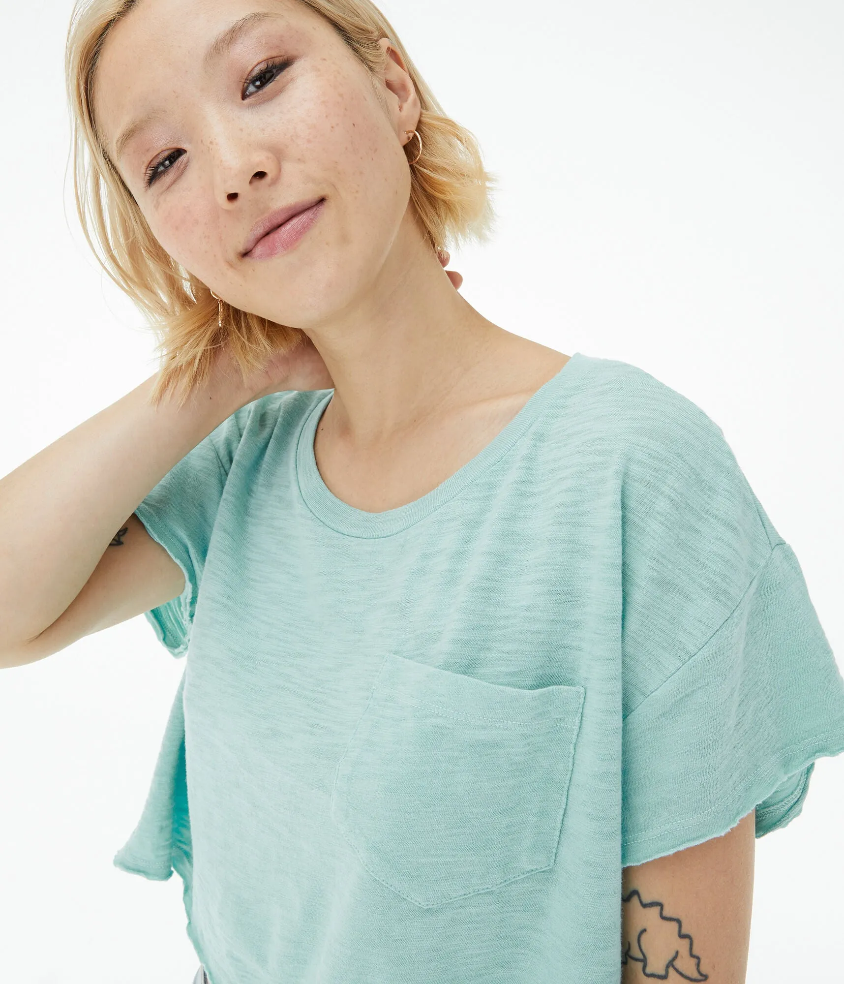 Aeropostale Air Softspun Gradient Wash Cropped Pocket Crew Tee