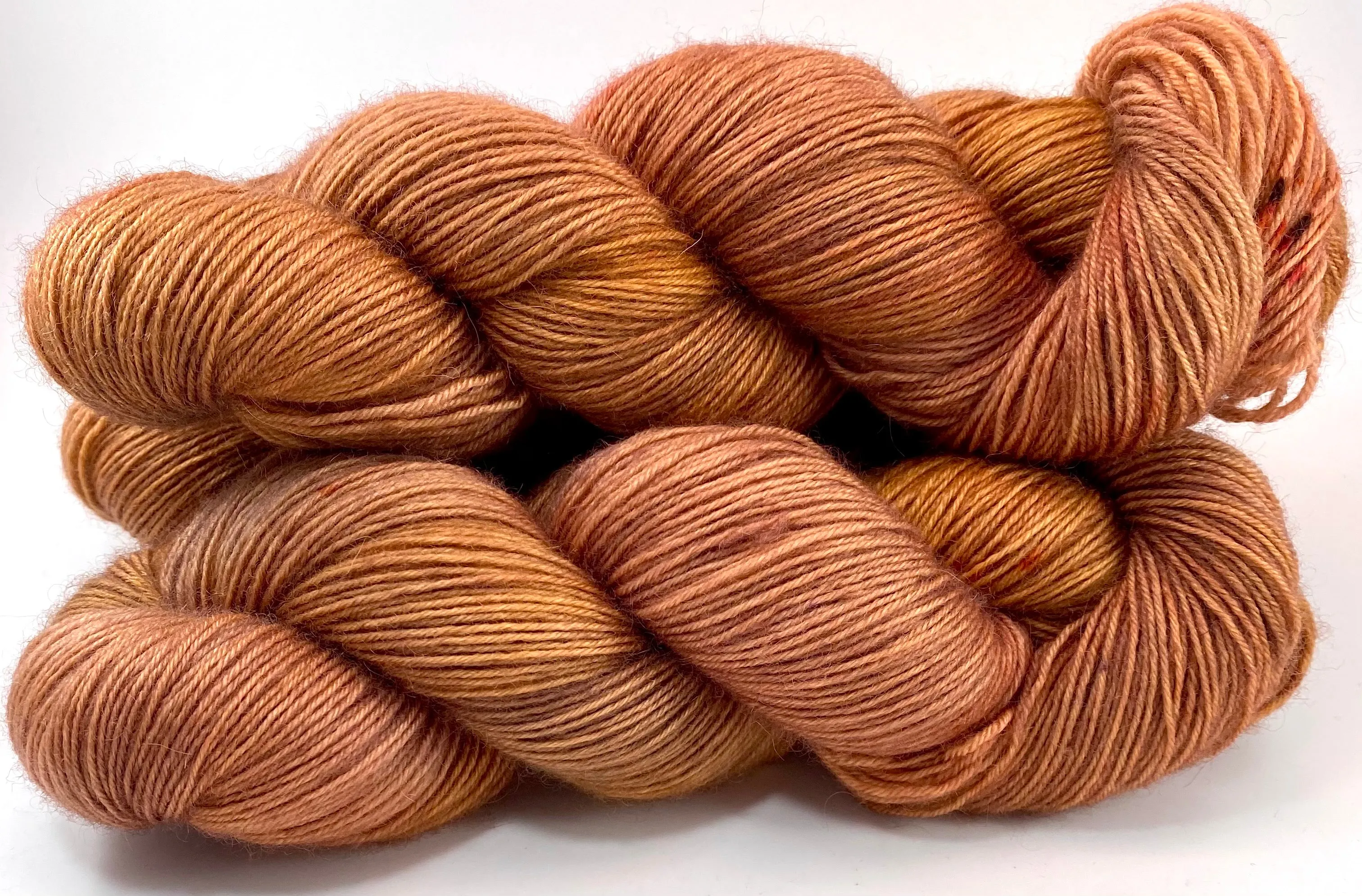 Hand Dyed Yarn "Bittersweet” Orange Gold Copper Peach Rust Pumpkin Caramel Speckled BFL Bluefaced Leicester Fingering SW 438yds 100g