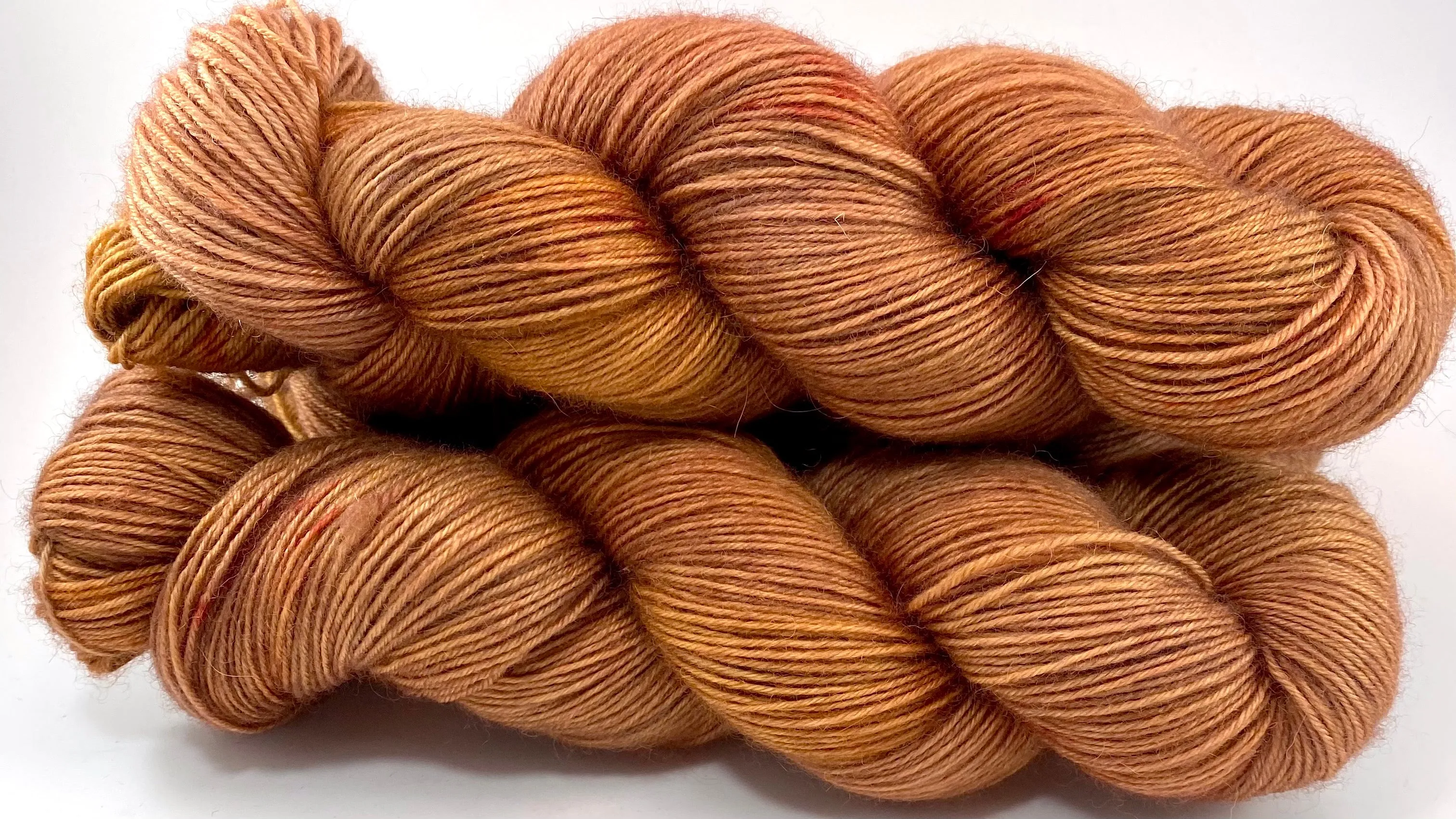 Hand Dyed Yarn "Bittersweet” Orange Gold Copper Peach Rust Pumpkin Caramel Speckled BFL Bluefaced Leicester Fingering SW 438yds 100g