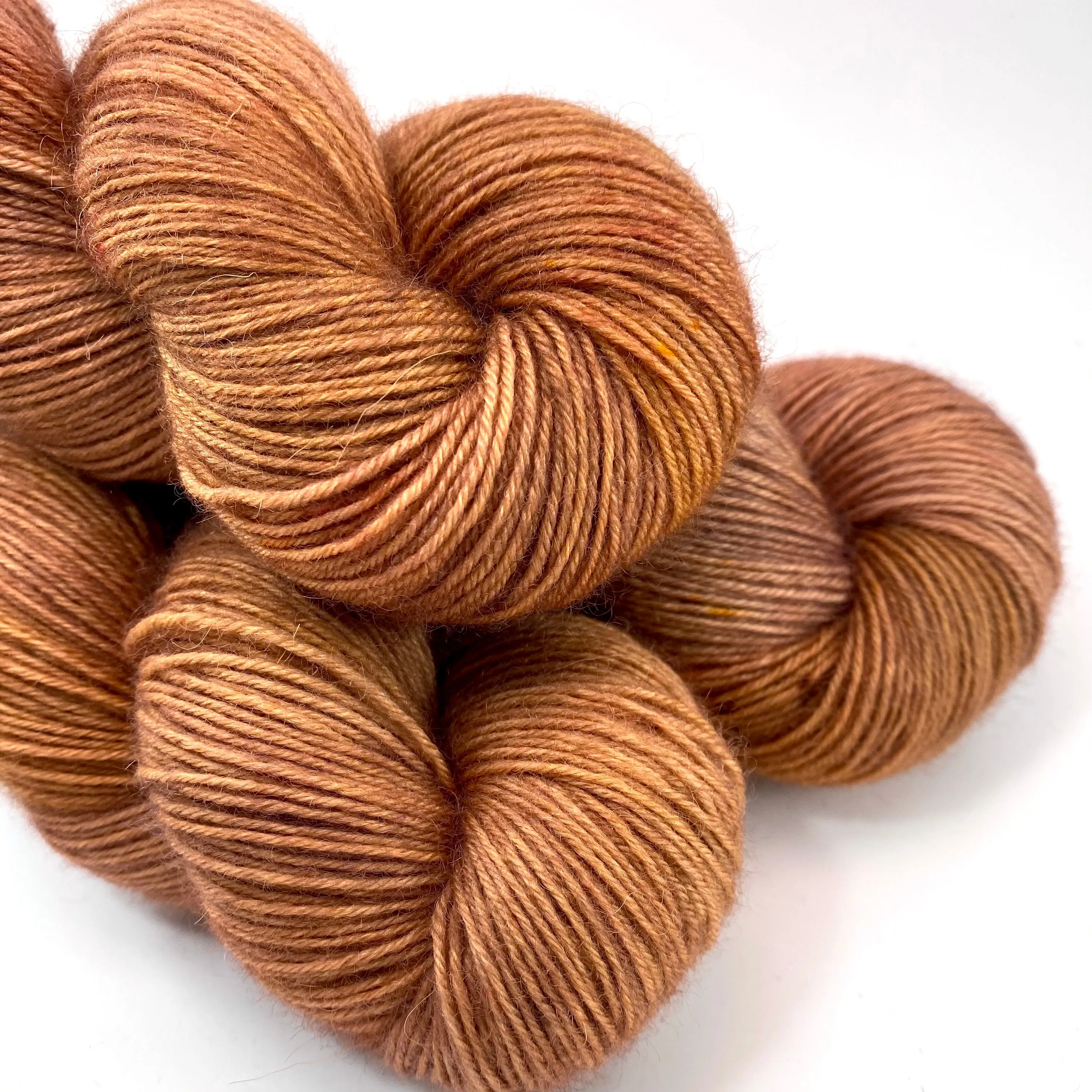 Hand Dyed Yarn "Bittersweet” Orange Gold Copper Peach Rust Pumpkin Caramel Speckled BFL Bluefaced Leicester Fingering SW 438yds 100g
