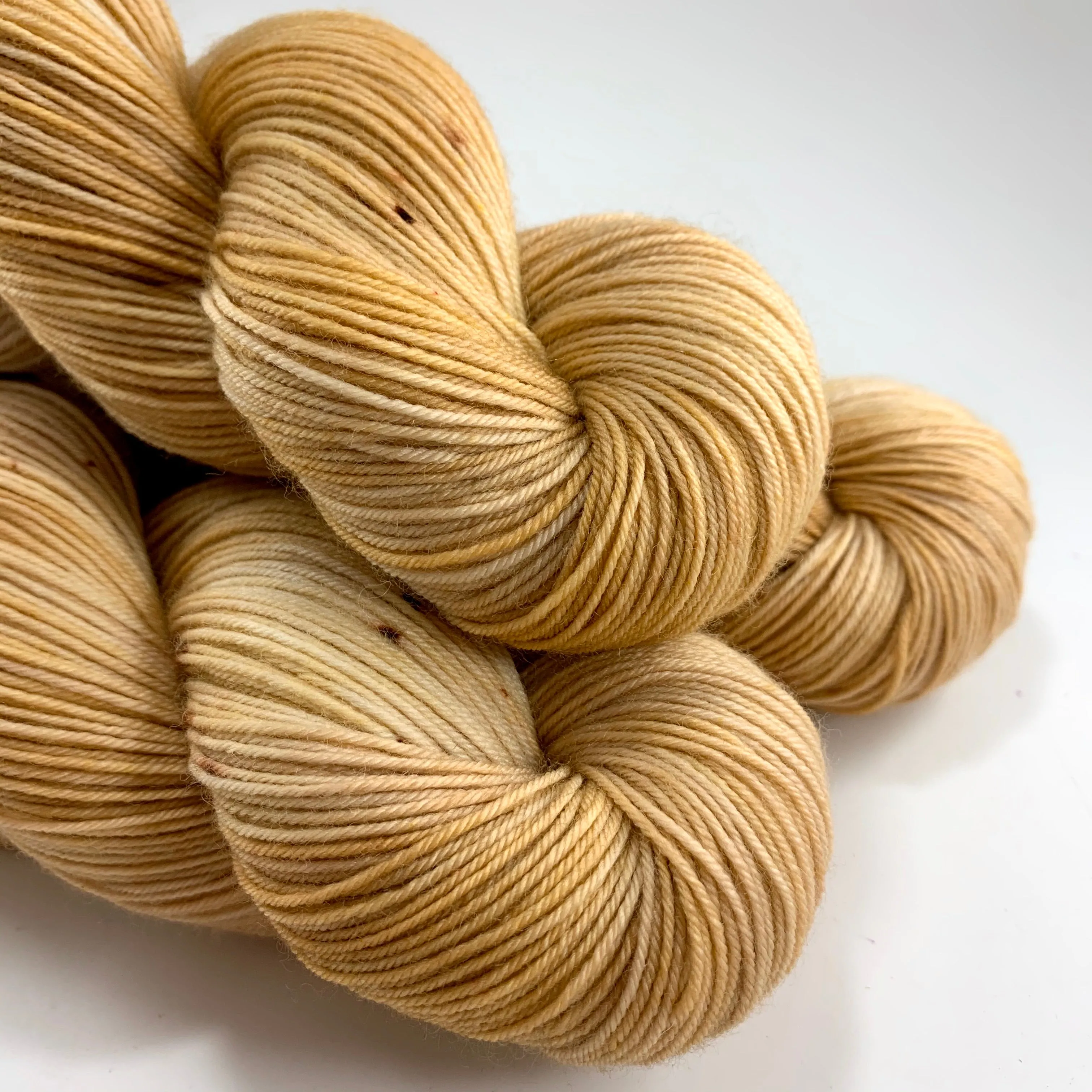 Hand Dyed Yarn "Wheat Kings" Yellow Beige Honey Tan Gold Blonde Brown Speckled Bluefaced Leicester BFL Superwash 438yds 100g