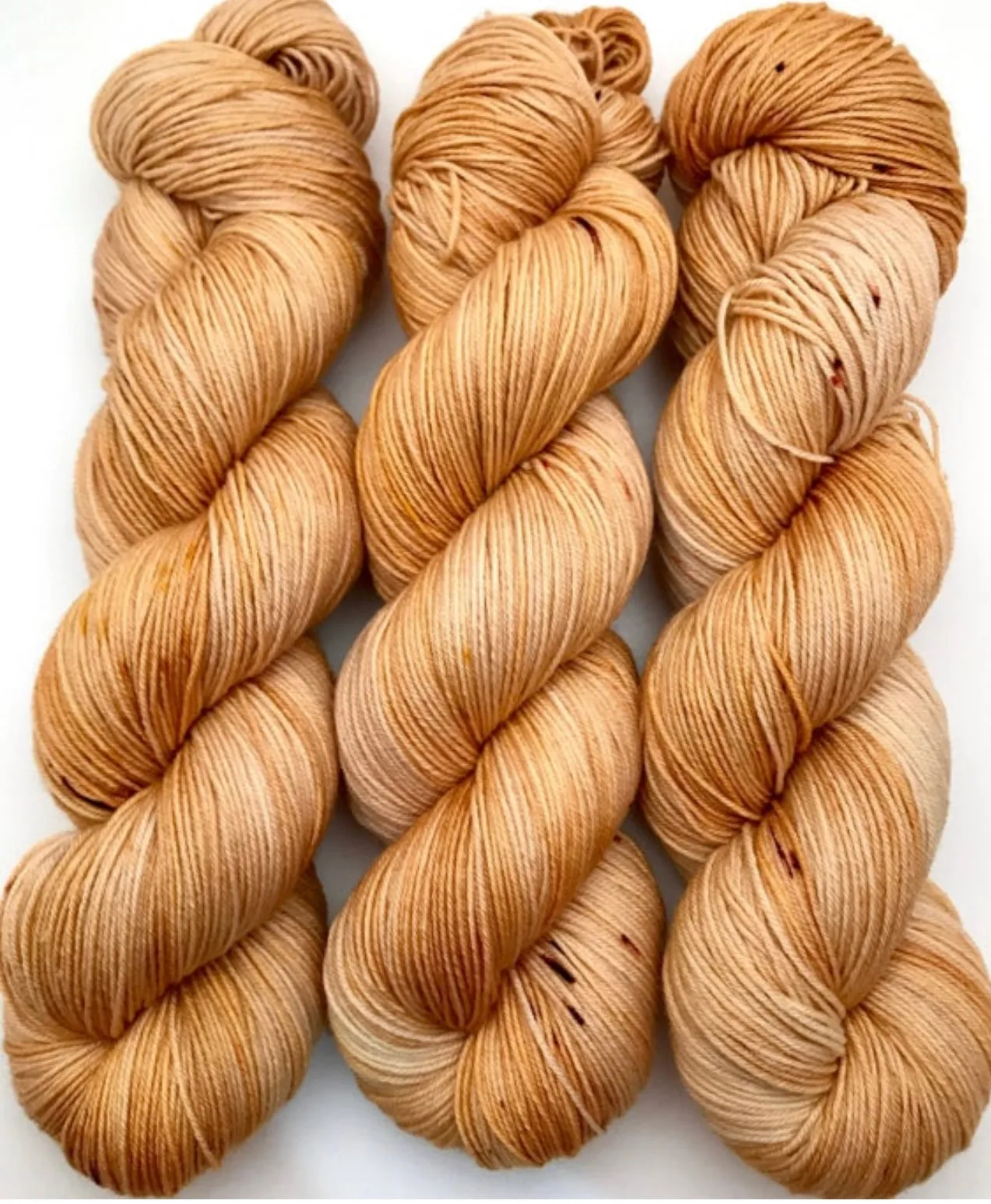 Hand Dyed Yarn "Wheat Kings" Yellow Beige Honey Tan Gold Blonde Brown Speckled Bluefaced Leicester BFL Superwash 438yds 100g