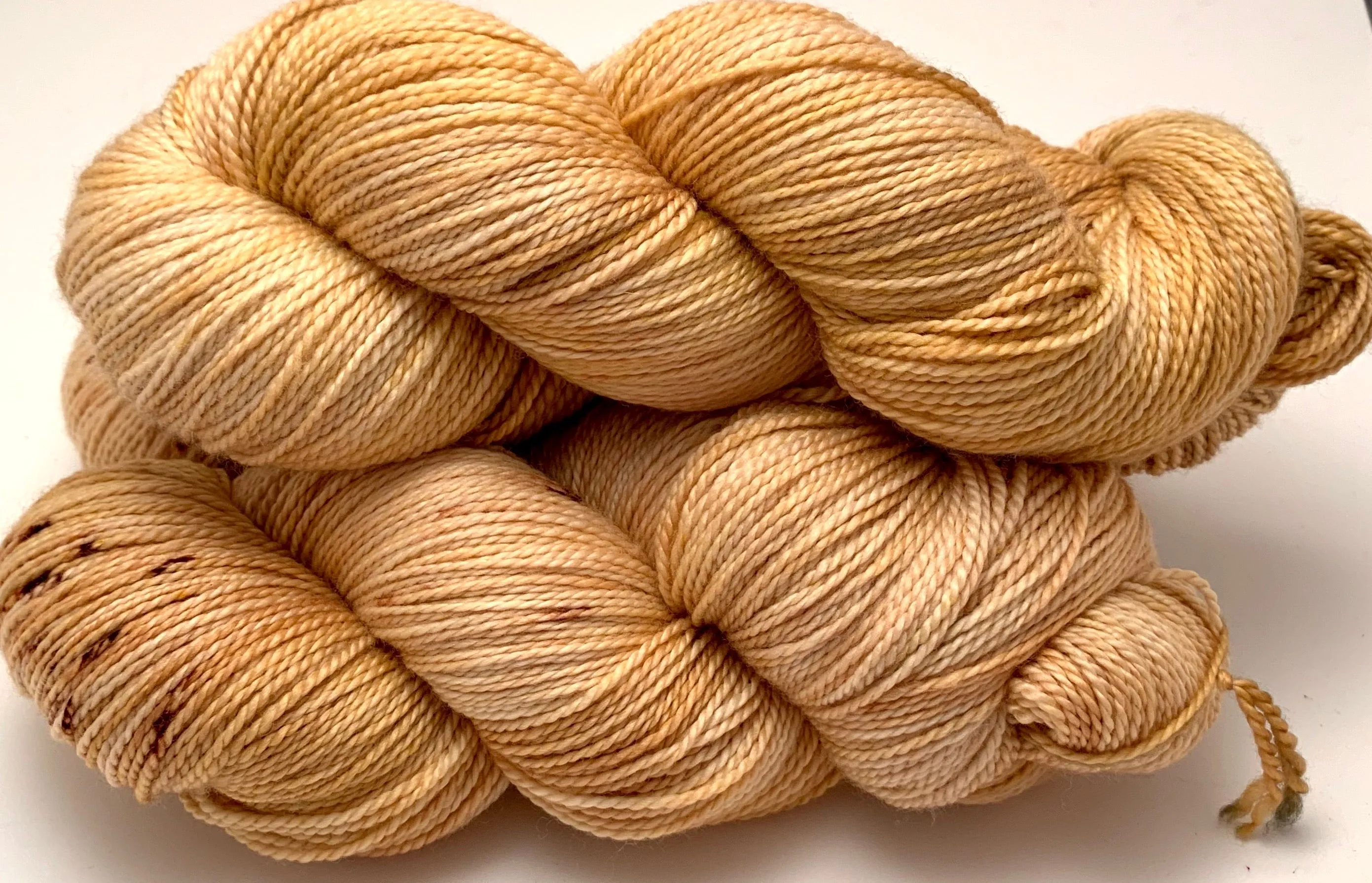 Hand Dyed Yarn "Wheat Kings" Yellow Beige Honey Tan Gold Blonde Brown Speckled Bluefaced Leicester BFL Superwash 438yds 100g