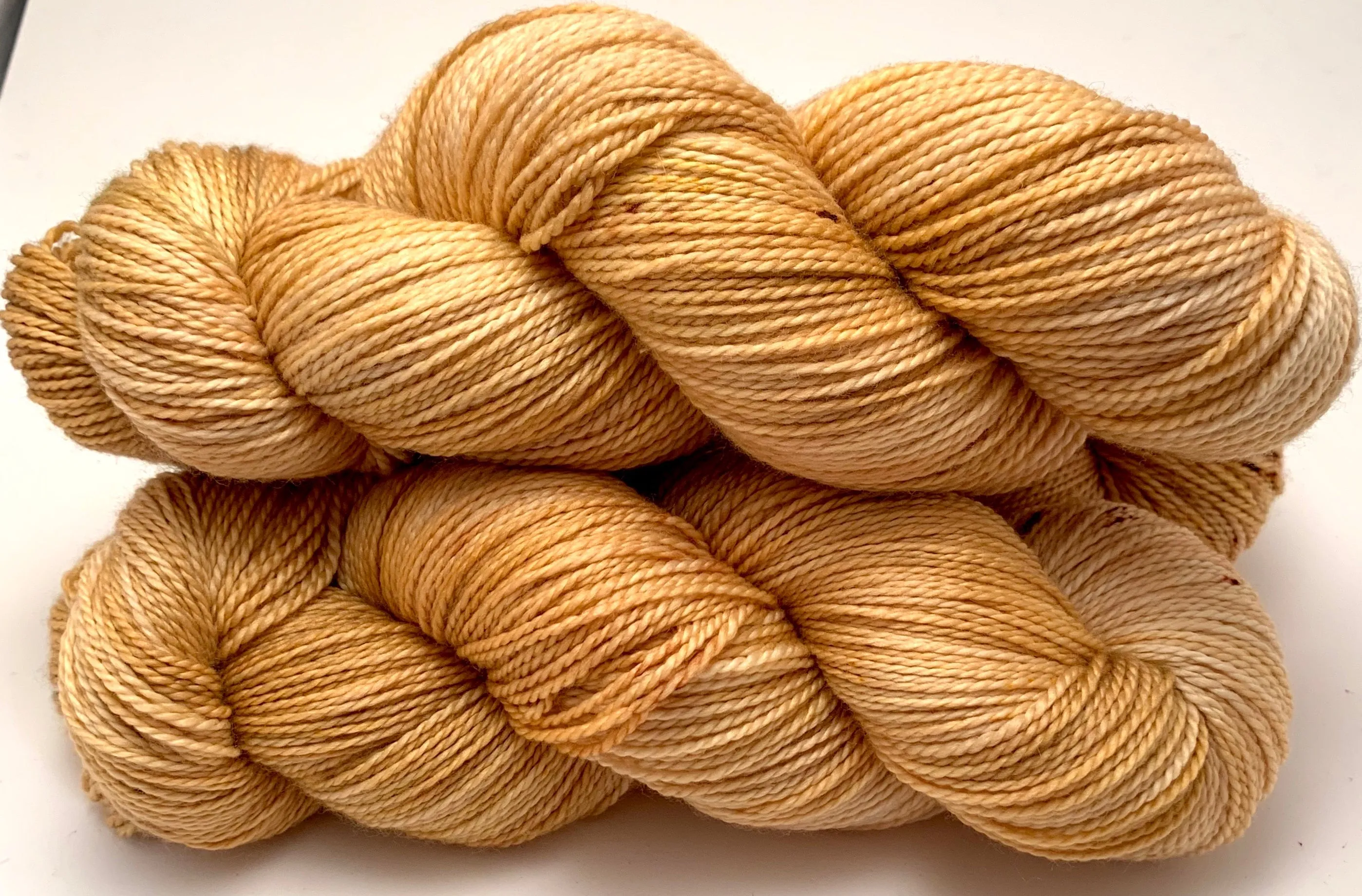 Hand Dyed Yarn "Wheat Kings" Yellow Beige Honey Tan Gold Blonde Brown Speckled Bluefaced Leicester BFL Superwash 438yds 100g