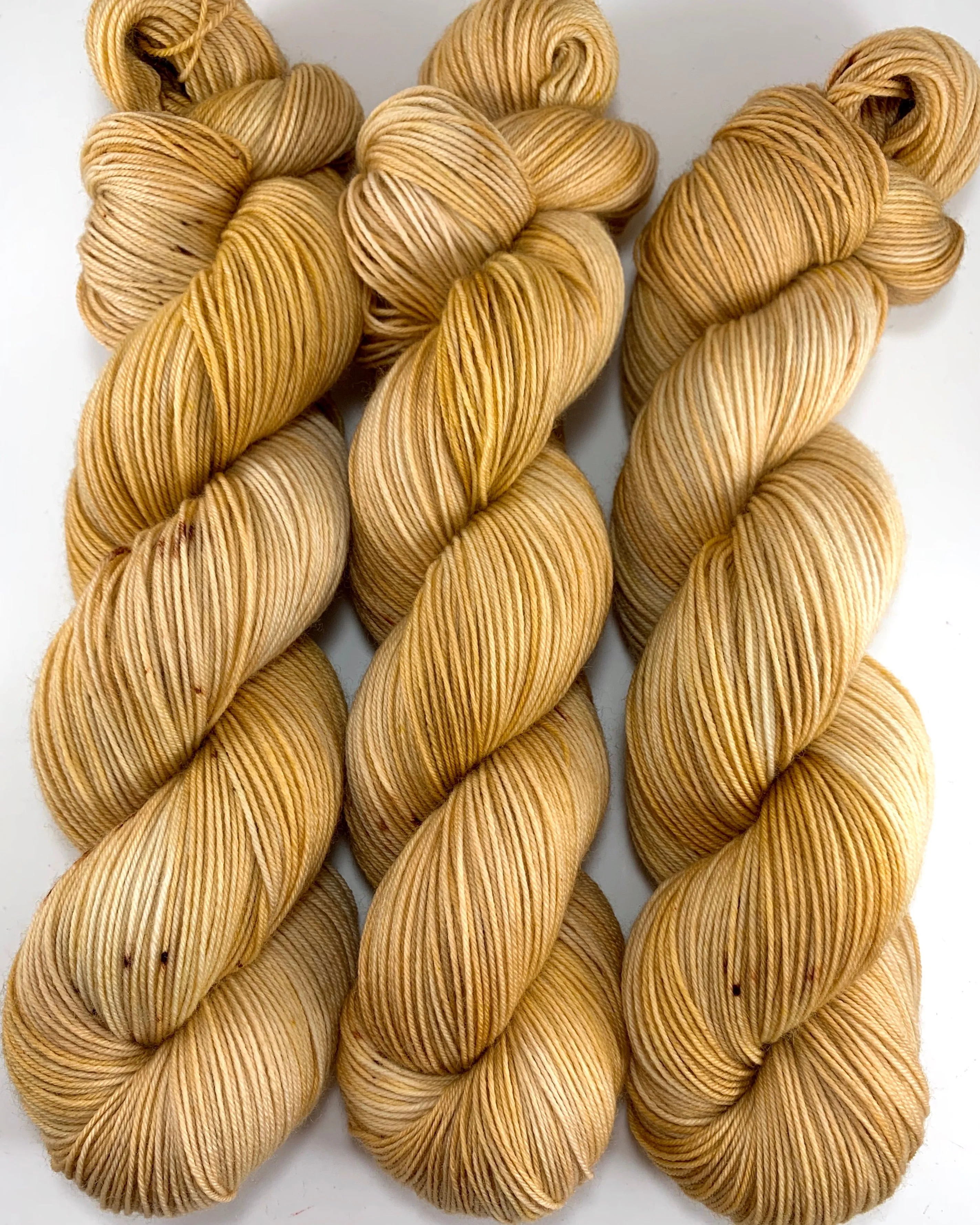 Hand Dyed Yarn "Wheat Kings" Yellow Beige Honey Tan Gold Blonde Brown Speckled Bluefaced Leicester BFL Superwash 438yds 100g