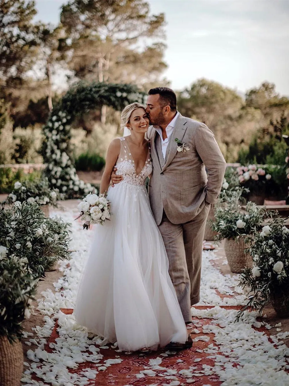 Marvelous V-neck A-line Wedding Dresses With Flowers Tulle Gowns WD255